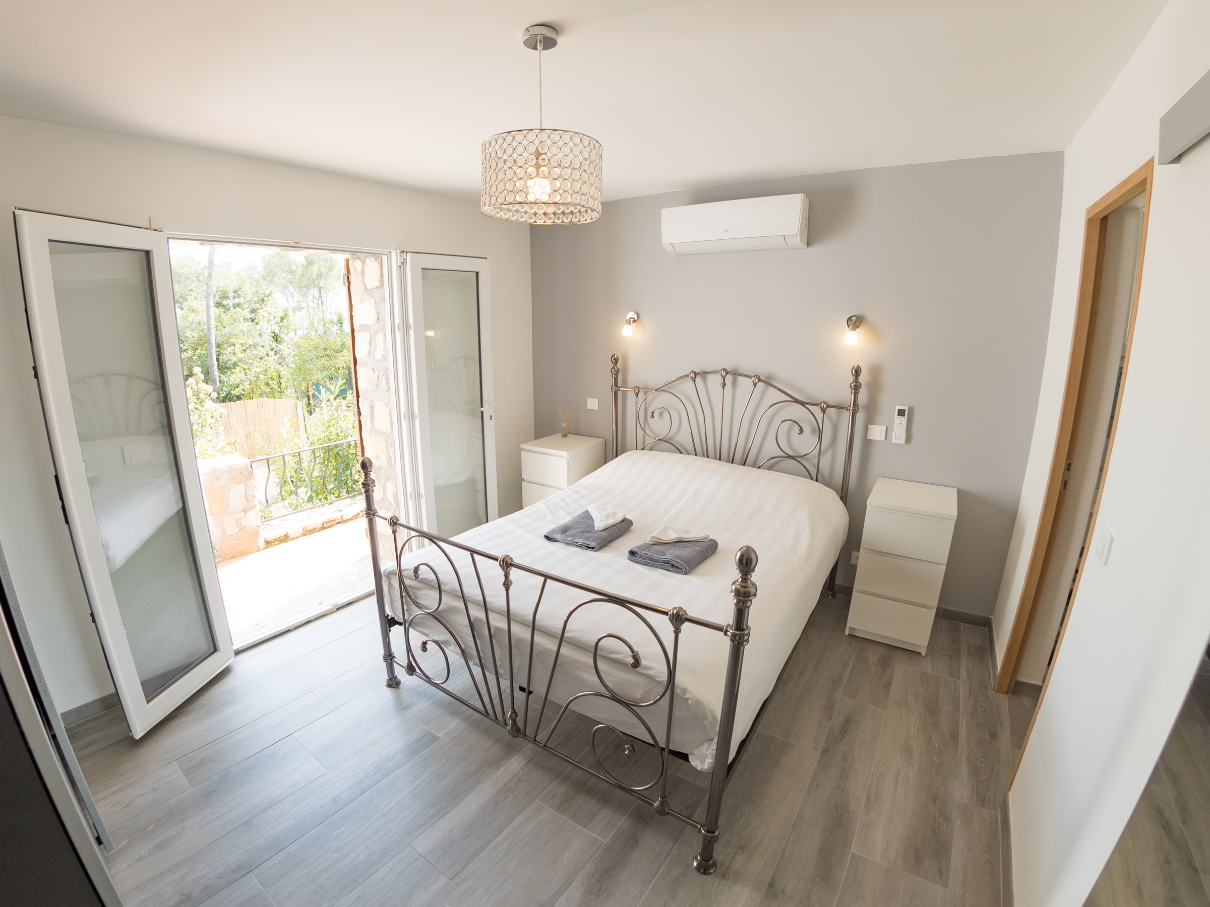Villa Vert Bocage luxury Master Bedroom